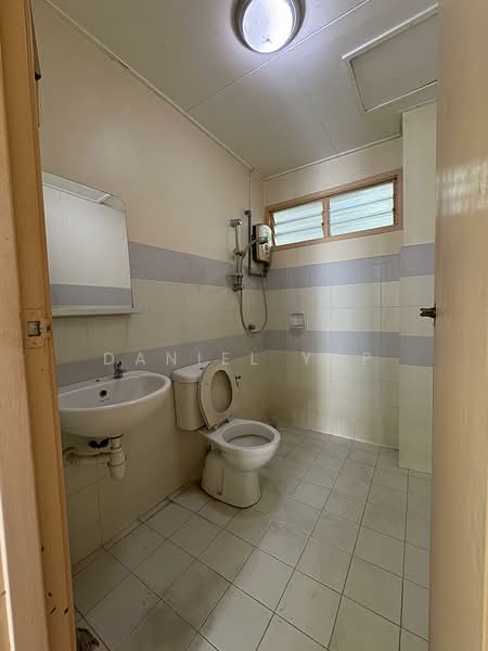 Rumah Teres 2 Tingkat untuk Dijual di Rawang (Selangor) - Daniel Yap - Bathroom - PropertyGuru.com.my