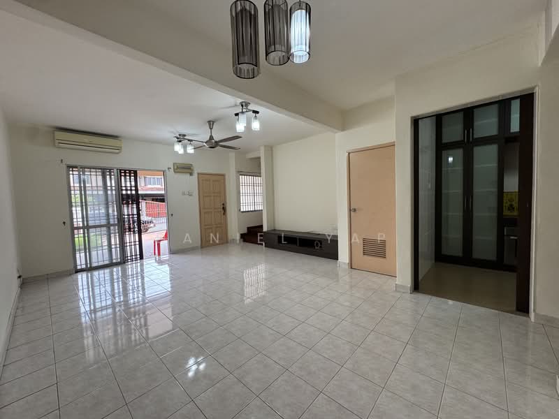 Rumah Teres 2 Tingkat untuk Dijual di Rawang (Selangor) - Daniel Yap - Living Room - PropertyGuru.com.my