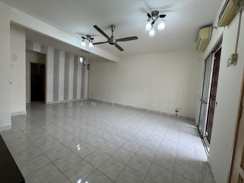 Rumah Teres 2 Tingkat untuk Dijual di Rawang (Selangor) - Daniel Yap - Living Room - PropertyGuru.com.my