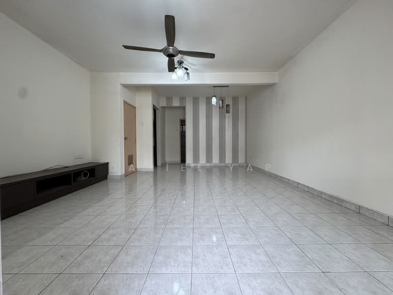 Rumah Teres 2 Tingkat untuk Dijual di Rawang (Selangor) - Daniel Yap - Living Room - PropertyGuru.com.my