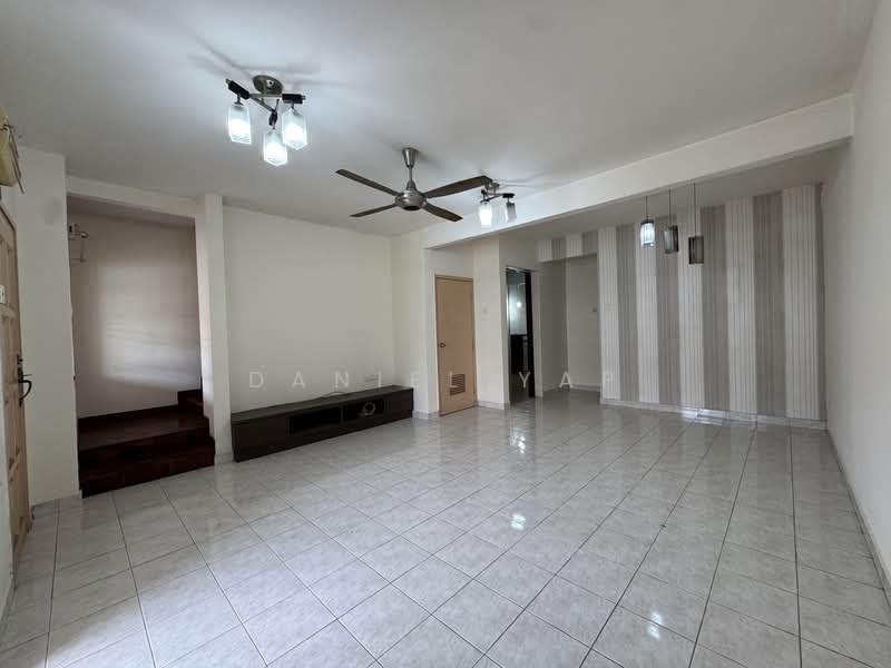 Rumah Teres 2 Tingkat untuk Dijual di Rawang (Selangor) - Daniel Yap - Living Room - PropertyGuru.com.my