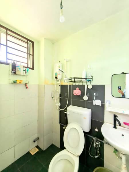 2-storey Terraced House for Sale in Gelang Patah (Johor) - Elaine Tan - Bathroom - PropertyGuru.com.my