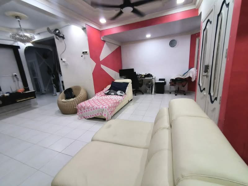 2-storey Terraced House for Sale in Taman Scientex Pasir Gudang (Pasir Gudang) - Jack Ting - Living Room - PropertyGuru.com.my