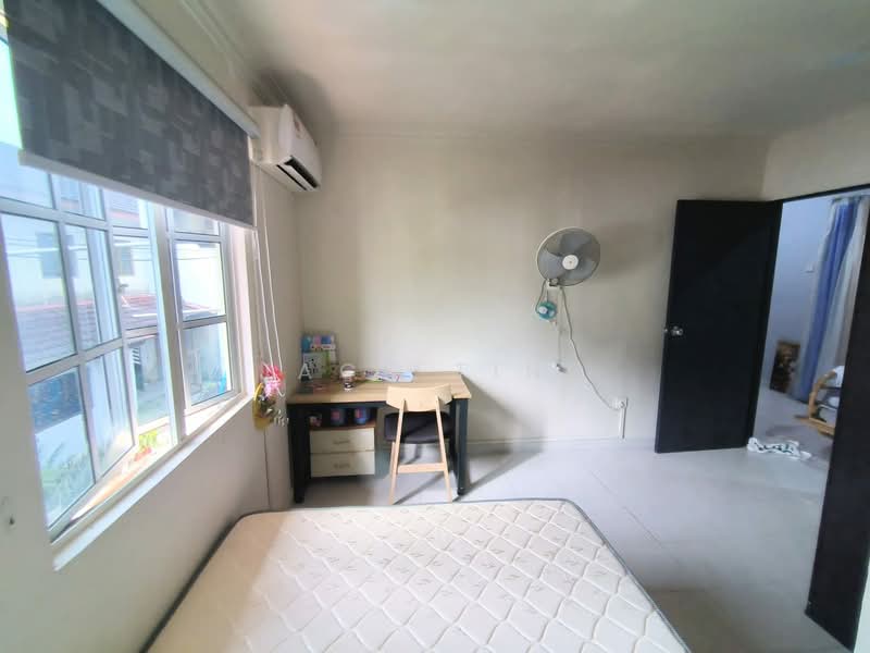 2-storey Terraced House for Sale in Taman Scientex Pasir Gudang (Pasir Gudang) - Jack Ting - Bedroom - PropertyGuru.com.my