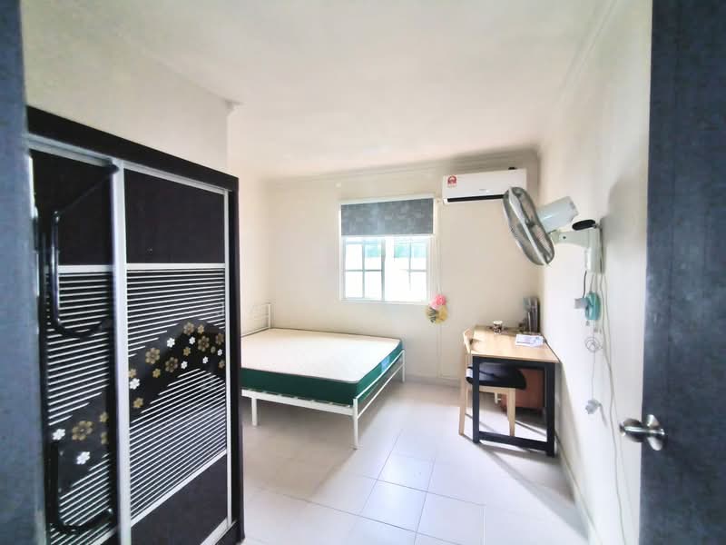 2-storey Terraced House for Sale in Taman Scientex Pasir Gudang (Pasir Gudang) - Jack Ting - Bedroom - PropertyGuru.com.my