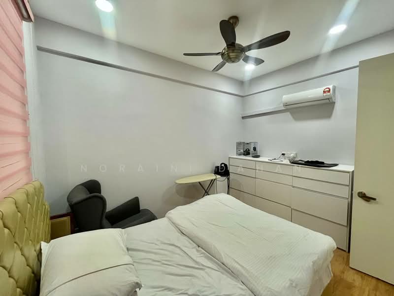 Condominium for Sale at Lake Point Residence - Noraini Dahan - Bedroom - PropertyGuru.com.my