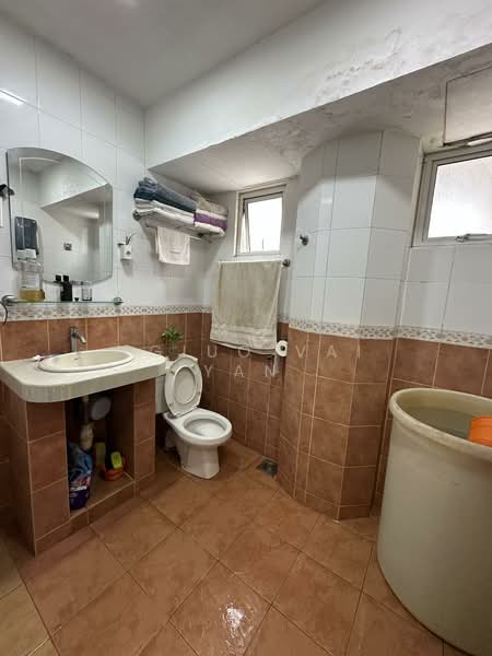Apartment for Sale at Pangsapuri Orkid - Ngiuo Vai Yan - Bathroom - PropertyGuru.com.my