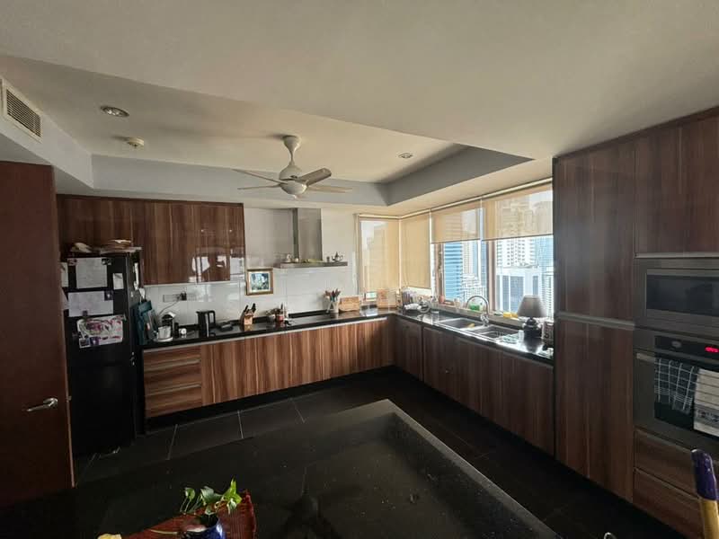 Servis Apartment untuk Dijual di Hampshire Park Condominium - Sara Low - Kitchen - PropertyGuru.com.my