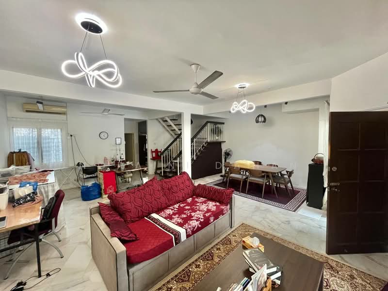 Terraced House for Sale in Seri Kembangan (Selangor) - Noraini Dahan - Living Room - PropertyGuru.com.my