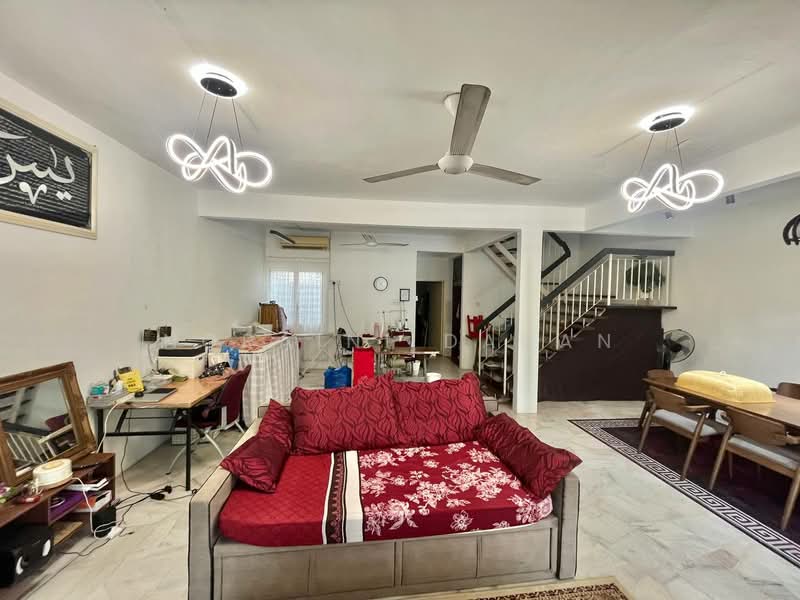 Terraced House for Sale in Seri Kembangan (Selangor) - Noraini Dahan - Living Room - PropertyGuru.com.my