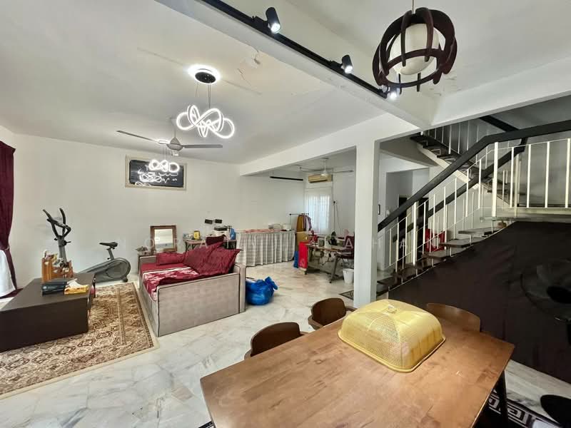 Terraced House for Sale in Seri Kembangan (Selangor) - Noraini Dahan - Living Room - PropertyGuru.com.my