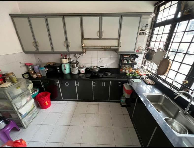 2-storey Terraced House for Sale in Taman Daya (Johor Bahru) - Tom Chiew - Kitchen - PropertyGuru.com.my