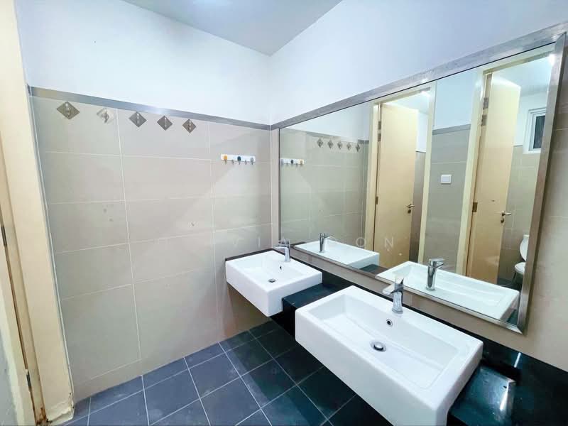 Shop for Sale in Sentul (Kuala Lumpur) - Olivia Oon - Bathroom - PropertyGuru.com.my