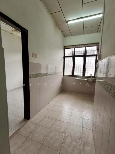 1-storey Terraced House for Sale in Taman Daya (Johor Bahru) - Andrew Teo - Kitchen - PropertyGuru.com.my