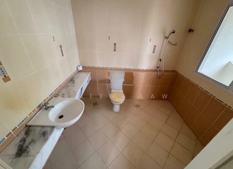 Semi-Detached House for Sale in Sungai Ara (Penang) - Albeena Law - Bathroom - PropertyGuru.com.my