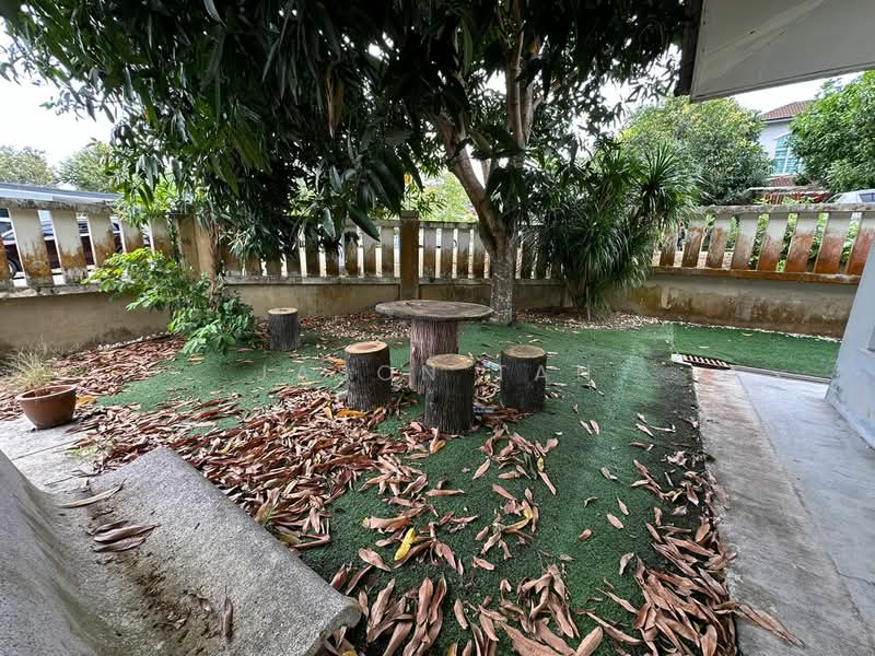 1-storey Terraced House for Sale in Taman Daya (Johor Bahru) - Jason Tan - Garden - PropertyGuru.com.my