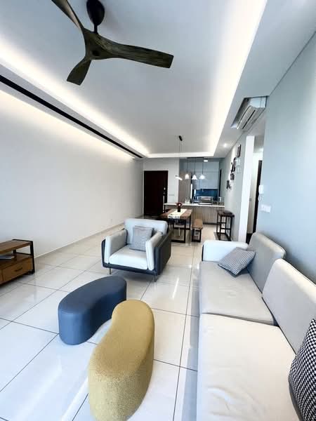 Condominium for Sale at Queens Residences Q1 @ Queens Waterfront - Minggie . - Living Room - PropertyGuru.com.my