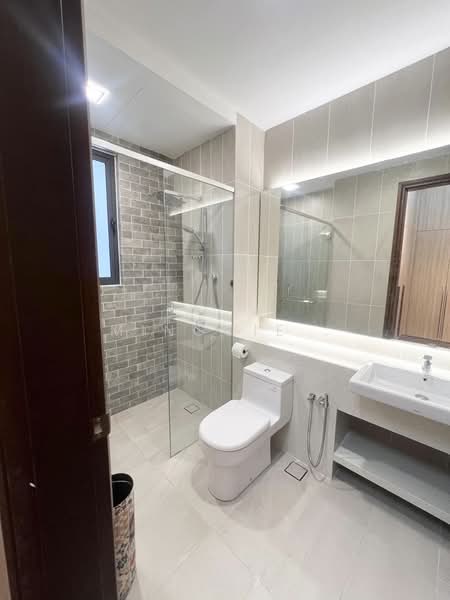 Condominium for Sale at Queens Residences Q1 @ Queens Waterfront - Minggie . - Bathroom - PropertyGuru.com.my