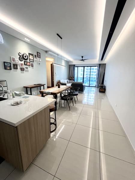 Condominium for Sale at Queens Residences Q1 @ Queens Waterfront - Minggie . - Living Room - PropertyGuru.com.my