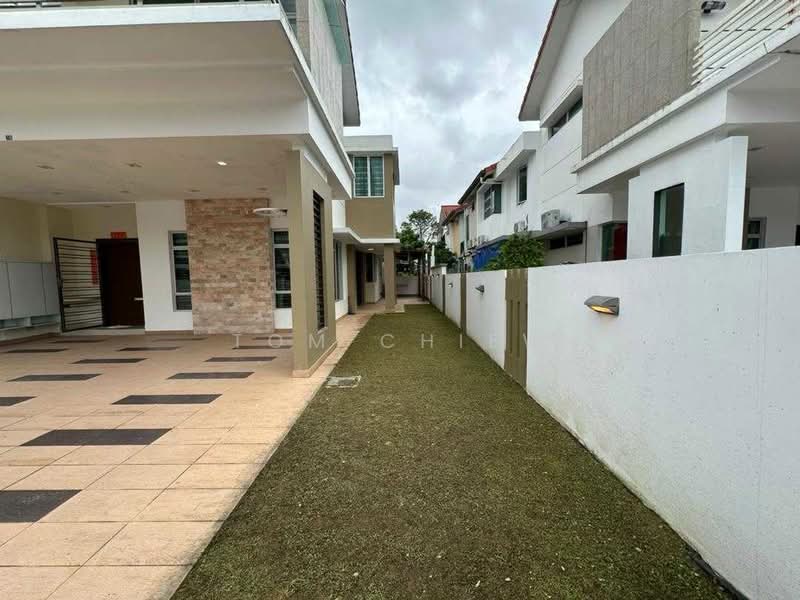 Cluster House for Sale in Ulu Tiram (Johor) - Tom Chiew - Exterior - PropertyGuru.com.my
