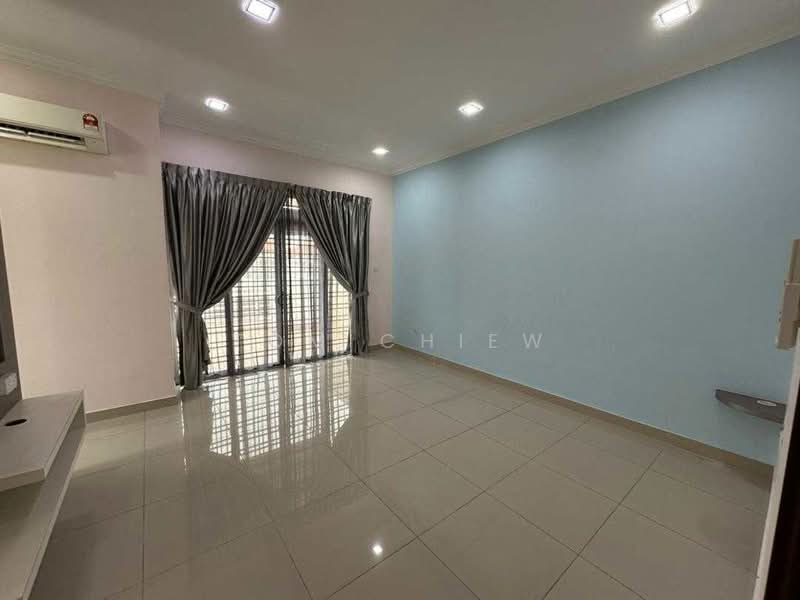 Cluster House for Sale in Ulu Tiram (Johor) - Tom Chiew - Living Room - PropertyGuru.com.my