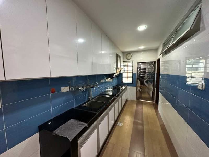 Cluster House for Sale in Ulu Tiram (Johor) - Tom Chiew - Kitchen - PropertyGuru.com.my