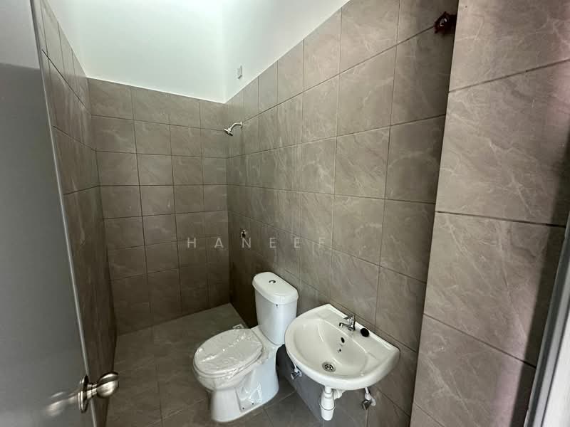 1-storey Terraced House for Sale in Alor Setar (Kedah) - Haneef . - Bathroom - PropertyGuru.com.my