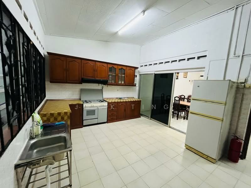 Taman Kolam Air untuk Untuk Disewa - RM 2,900 /bulan, Mac 2026 - Kitchen - PropertyGuru.com.my