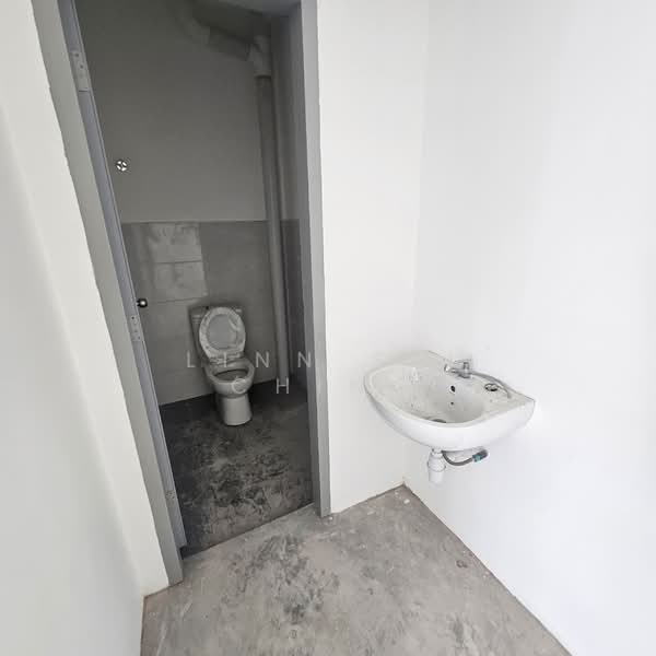Business Centre Melaka, Ayer Keroh untuk Untuk Disewa - RM 5,500 /bulan, Apr 2026 - Bathroom - PropertyGuru.com.my