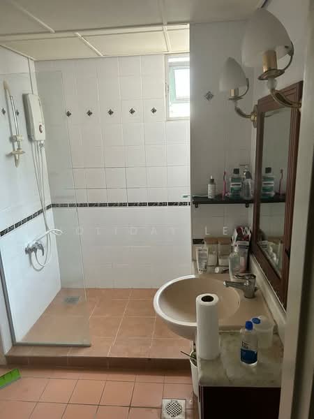 Condominium for Sale at Mont Kiara Sophia - Holiday Lew - Bathroom - PropertyGuru.com.my