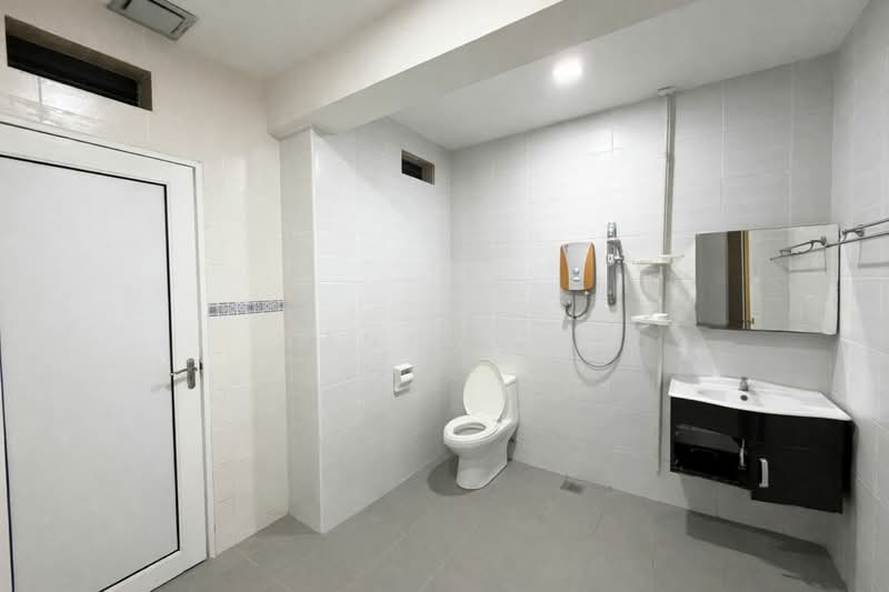 3-storey Terraced House for Sale in Taman Esplanad (Bukit Jalil) - Anna H - Bathroom - PropertyGuru.com.my