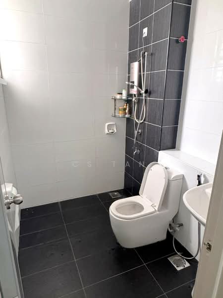 2-storey Terraced House for Sale in Mutiara Rini (Skudai) - CS Tan - Bathroom - PropertyGuru.com.my