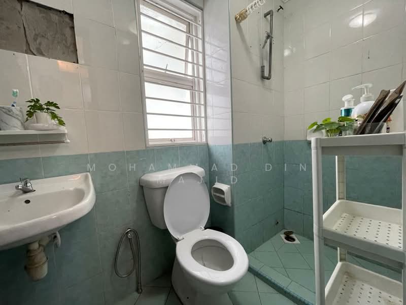 Condominium for Sale at Desa Impiana - Mohammad Din Majid - Bathroom - PropertyGuru.com.my
