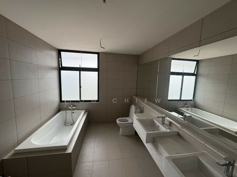 3-storey Terraced House for Sale in Senibong (Permas Jaya) - Tom Chiew - Bathroom - PropertyGuru.com.my