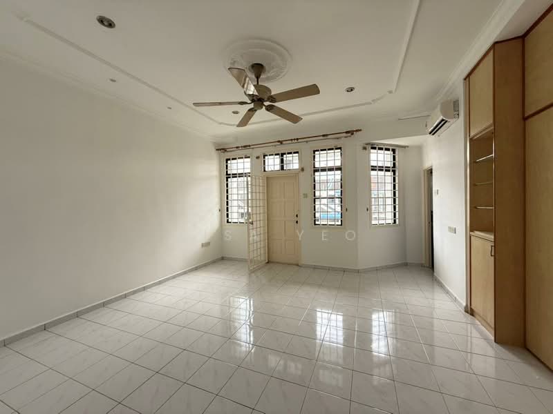 Taman Desa Cemerlang untuk Untuk Dijual - RM 640,000, Mac 2026 - Living Room - PropertyGuru.com.my