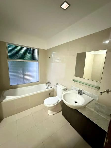 Rumah Teres 2 Tingkat untuk Dijual di Leisure Farm (Gelang Patah) - CS Tan - Bathroom - PropertyGuru.com.my