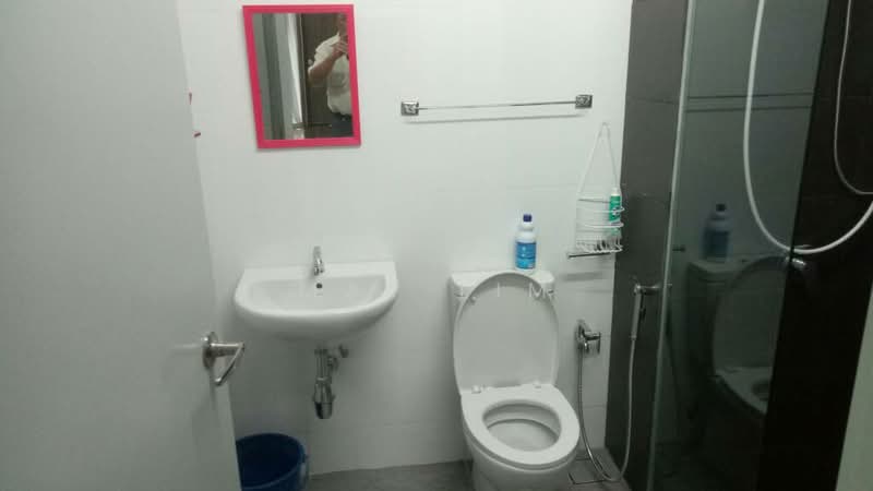 Utropolis Suites 2 untuk Untuk Disewa - RM 1,100 /bulan, Mac 2026 - Bathroom - PropertyGuru.com.my
