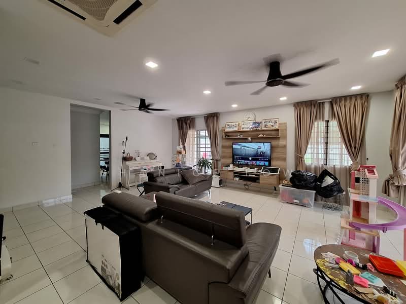 2-storey Terraced House for Sale in Bandar Puteri Puchong (Puchong) - Shanice Low - Living Room - PropertyGuru.com.my