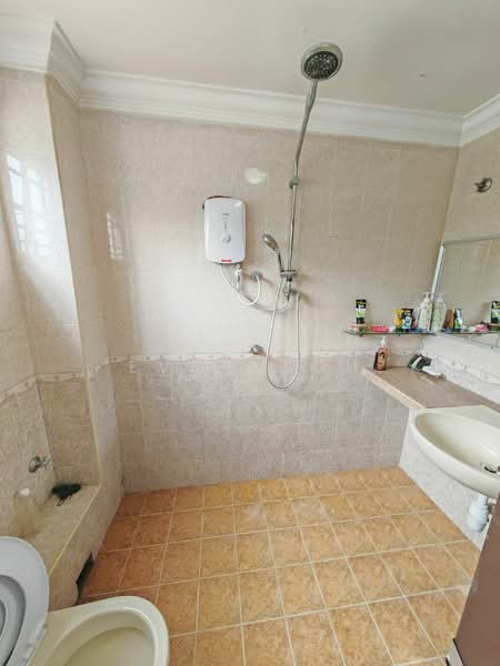 Saujana Puchong SP10 untuk Untuk Dijual - RM 670,000, Mac 2026 - Bathroom - PropertyGuru.com.my