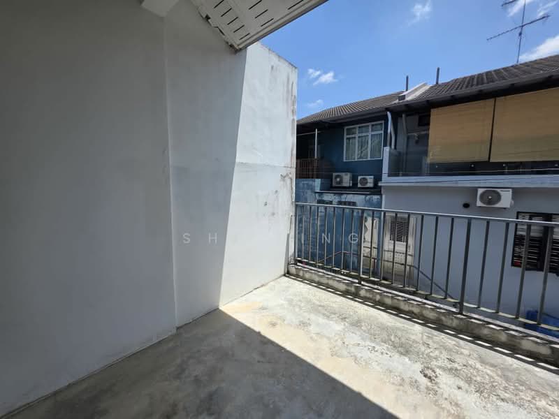 2-storey Terraced House for Sale in Taman Mutiara Rini (Skudai) - Shi Ting - Balcony - PropertyGuru.com.my