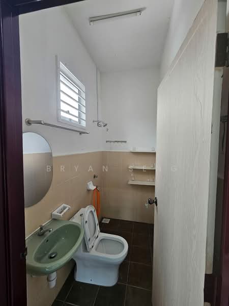 Taman Scientex Kulai 2 untuk Untuk Disewa - RM 2,000 /bulan, Mac 2026 - Bathroom - PropertyGuru.com.my