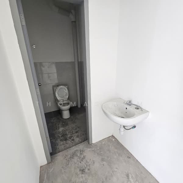 Factory for Rent in Ayer Keroh (Melaka) - Thomas Lam - Bathroom - PropertyGuru.com.my