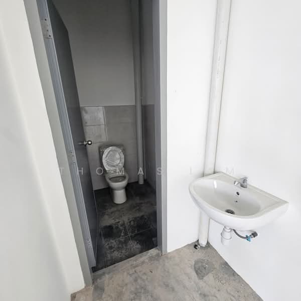 Factory for Rent in Ayer Keroh (Melaka) - Thomas Lam - Bathroom - PropertyGuru.com.my
