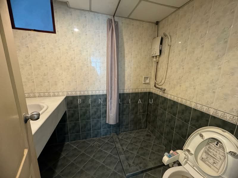 Condominium for Rent at Marina Bay Condominium - Ben Liau - Bathroom - PropertyGuru.com.my
