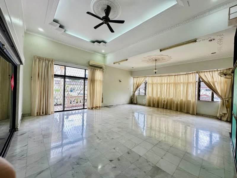 Bungalow for Sale in Taman Taynton View (Cheras) - Michelle Siow - Living Room - PropertyGuru.com.my
