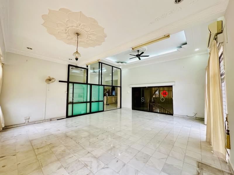 Bungalow for Sale in Taman Taynton View (Cheras) - Michelle Siow - Living Room - PropertyGuru.com.my