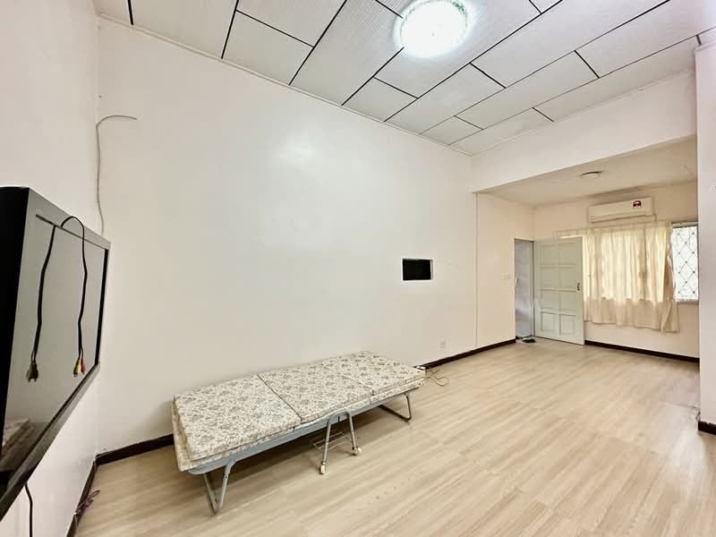 Bungalow for Sale in Taman Taynton View (Cheras) - Michelle Siow - Living Room - PropertyGuru.com.my