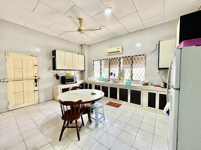 Bungalow for Sale in Taman Taynton View (Cheras) - Michelle Siow - Kitchen - PropertyGuru.com.my