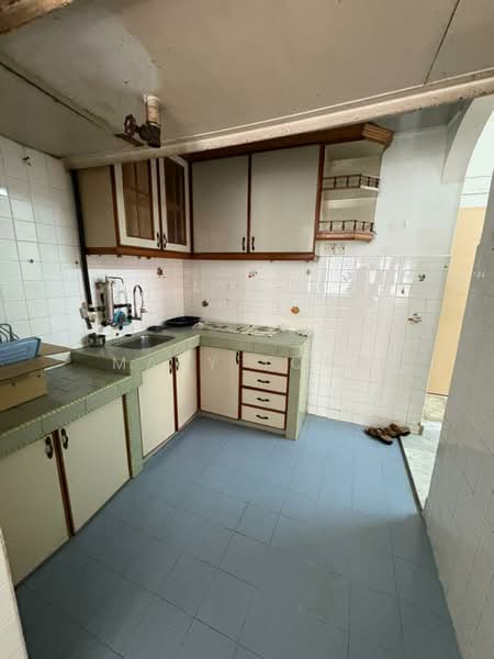 Flat for Rent at Taman Daya - Mary Tong - Kitchen - PropertyGuru.com.my