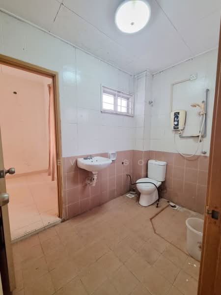 Semi-Detached House for Sale in Puchong (Selangor) - Evan Goh - Bathroom - PropertyGuru.com.my